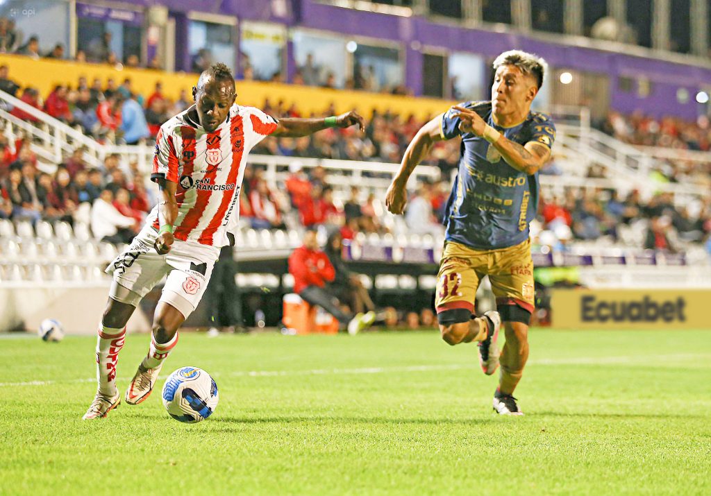 Nazareno Romero en el cotejo ante Técnico Universitario. Foto: API