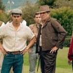 Fotografía sin fecha cedida por Anita Gallón, que muestra al actor Dennis Quaid (c-d) durante una escena de la película 'The Long Game'. El actor Dennis Quaid recuerda haber sido testigo de la segregación racial que existía en Estados Unidos cuando era un niño. Ahora espera que revivir una historia real de dicha época en la cinta 'The Long Game' ayude a reflexionar sobre "el largo camino" que aún queda por recorrer para terminar con las injusticias. EFE