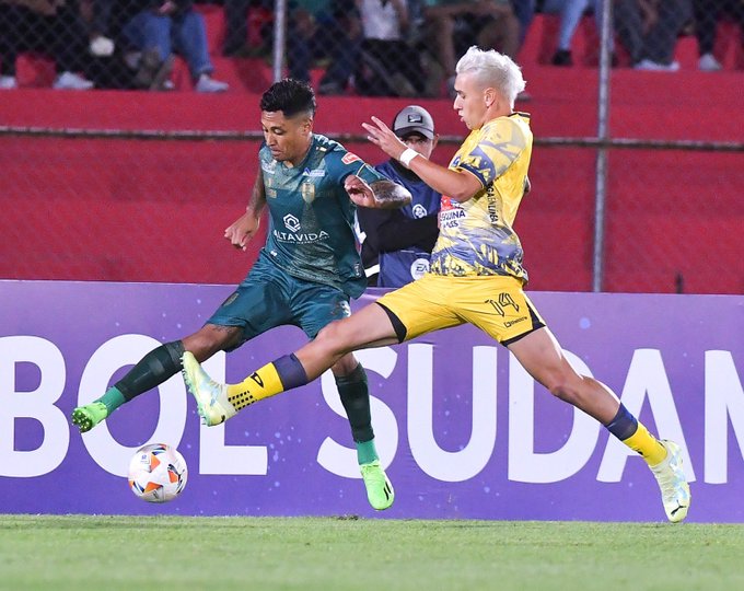 Delfín venció de visitante 2-0 al Real Tomayapo de Bolivia y es líder del grupo 'C' de la Copa Sudamericana.