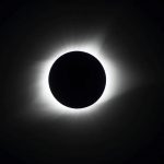 El próximo 8 de abril de 2024, la luna bloqueará el sol y se producirá un eclipse total.
