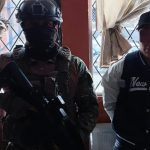 El presunto extorsionador fue detenido por agentes de las Fuerzas Armadas en el cantón Camilo Ponce Enríquez.