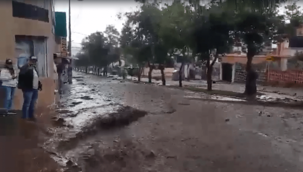 Captura de las imágenes compartidas en redes sociales del aluvión en La Gasca, Quito.