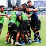 Jugadores del Independiente celebran gol ante Libertad. Foto: API