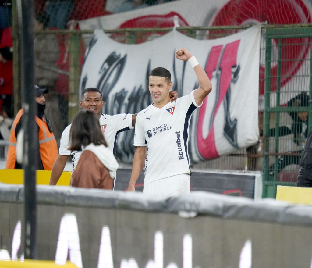 Arce anota doblete en la victoria de Liga vs Delfín. Foto: API