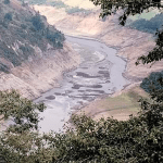 La falta de lluvias ha provocado un grave descenso en los caudales de los ríos y uno de los embalses más afectados es el de Mazar.