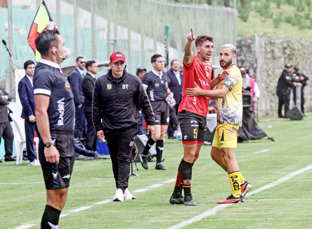¡Rodrigo Melo explota!: "La situación del Deportivo Cuenca es insostenible"
