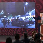 El presidente de México, Andrés Manuel López Obrador, durante la conferencia en la que difundió imágenes del asalto a la embajada de México en Quito.