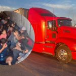 Migrantes ecuatorianos entre 131 extranjeros encontrado en un tractocamión en México.