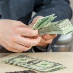 Un total de 15 ventanillas de la Cooperativa de Ahorro y Crédito CREA hay en Cuenca para pagar la Tasa de Movilidad Ecológica.