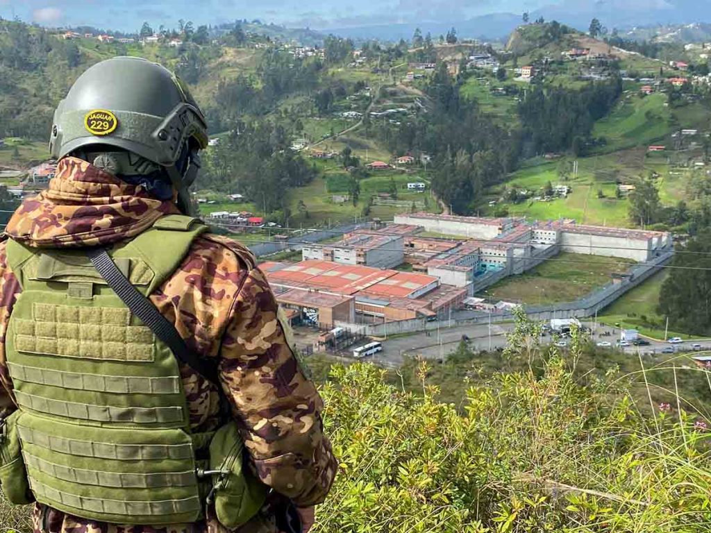 Se prevé subir al portal de Compras Públicas la construcción del primer retén en Turi. /Archivo