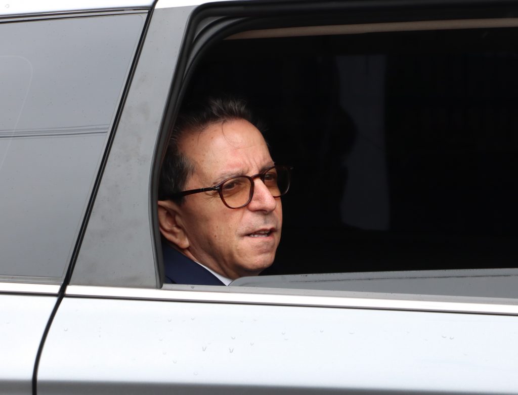 Roberto Izurieta, Secretario de Comunicación, se refirió a la crisis energética del país e introdujo en el diálogo el tema de la Consulta y Referéndum del domingo 21 de abril.