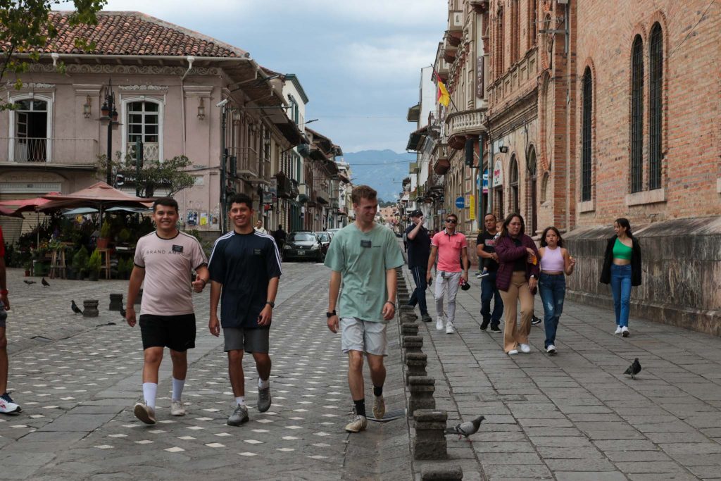 El feriado del 24 de Mayo se reducirá el IVA para actividades turísticas en el país.