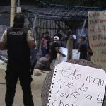 Panfletos que han dejad en evidencia la participación de la organización delictiva denominada 'Los Pepes'.