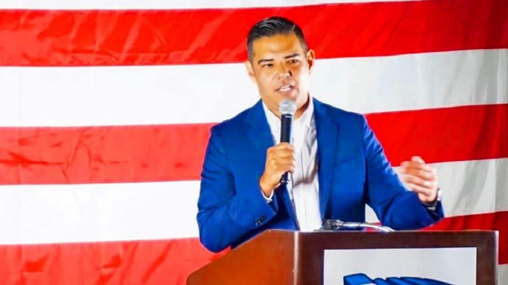 El congresista de origen peruano Robert García, el primer latino abiertamente homosexual en llegar al Congreso en Washington, condenó este miércoles a la Administración de la presidenta de Perú, Dina Boluarte, por incluir la transexualidad, el travestismo y la identidad de género como enfermedades mentales.