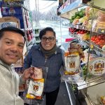 La primera exportación de cuyes de Mr Cuy llegó a Estados Unidos en marzo de 2024. Compatriotas migrantes disfrutaron de este alimento. Foto Mr Cuy Ecuador Sas