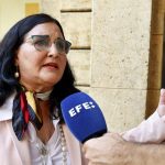 - La subdirectora general para Estados Unidos de la Cancillería cubana Johana Tablada habla en una conferencia de prensa este lunes, en la sede del centro de Prensa Internacional de La Habana (Cuba). Cuba aseguró este lunes que si Estados Unidos "verdaderamente quisiera" disminuir el flujo migratorio de cubanos en su frontera sur con México, "sacaría" a la isla de la lista de países patrocinadores del terrorismo, de la que forma parte desde 2021. EFE/