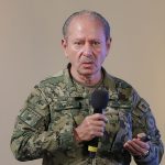 El secretario de Marina, José Rafael Ojeda Durán participa este martes en una conferencia de prensa matutina en el Palacio Nacional, en la Ciudad de México (México). La cifra de candidatos mexicanos con protección federal subió este martes a 553, además de siete funcionarios electorales, escoltados por un total de 3.474 elementos de las Fuerzas Armadas en vísperas de las elecciones del 2 de junio, según informó este martes la Secretaría de Marina (Semar). EFE