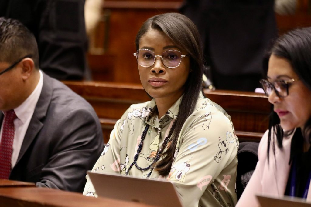 La fiscal Diana Salazar durante su comparecencia ante la Comisión de Fiscalización de la Asamblea Nacional.