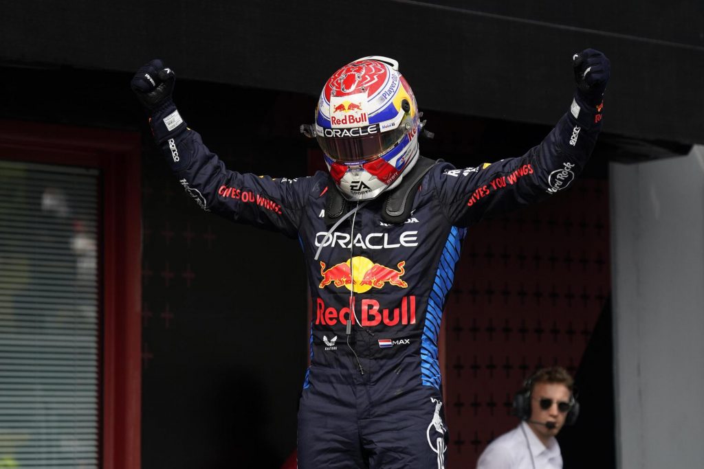 Max Verstappen reforzó su liderato en el Mundial de Fórmula Uno al ganar en el Gran Premio de la Emilia-Romaña, el séptimo del año.
