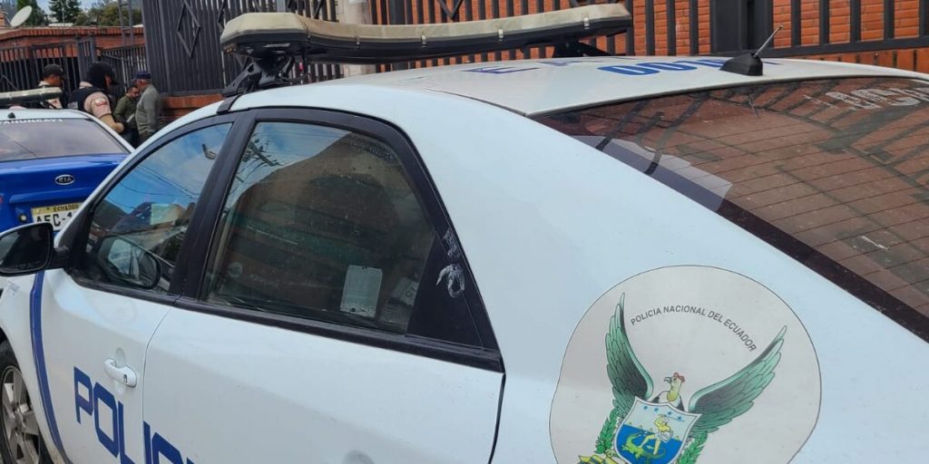 Un policía en servicio activo es procesado como presunto autor del delito de violación en una UPC de Cuenca.