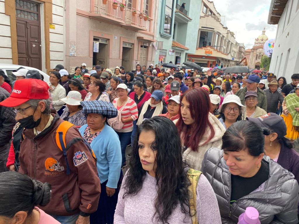 Afiliados al Seguro Social Campesino protagonizaron una marcha por las calles de Cuenca este miércoles 14 de mayo de 2024.