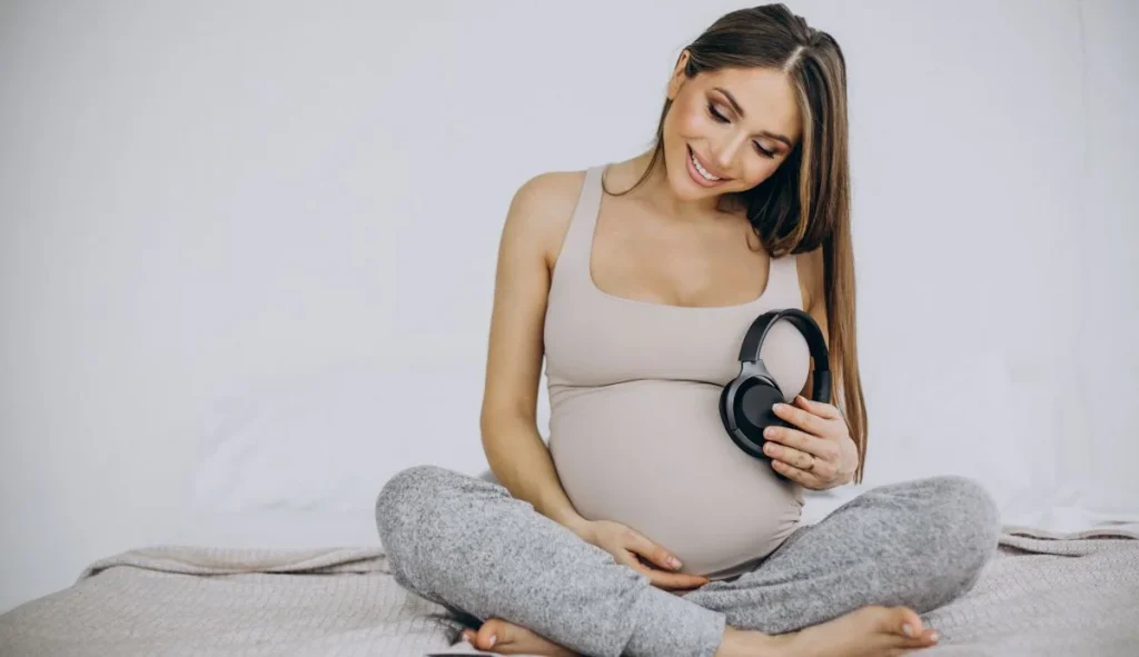 La exposición prenatal a dos idiomas afecta cómo los bebés perciben el habla al nacer.