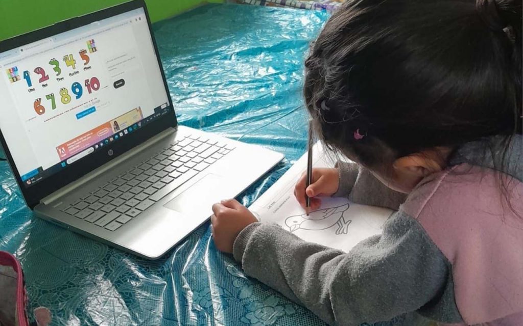 Estudiantes de 10 instituciones educativas de Cuenca trabajarán bajo la modalidad virtual por la emergencia en Sayausí.