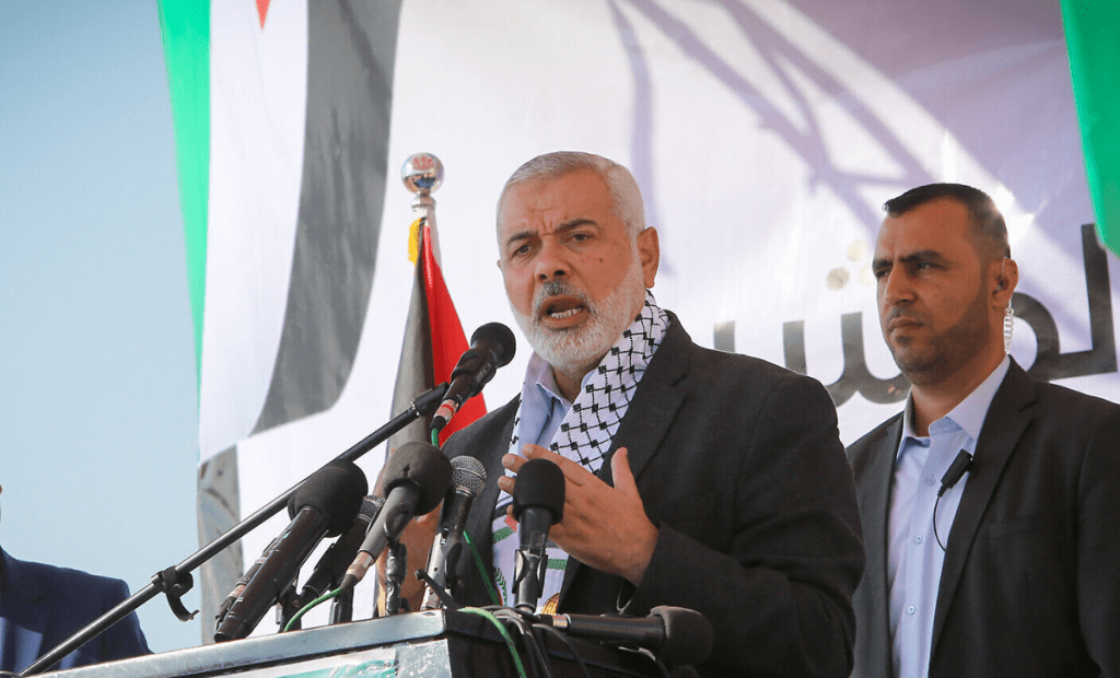 El jefe del buró político de Hamás, Ismail Haniyeh, comunicó a Egipto y a Catar que el grupo islamista palestino ha aceptado su propuesta para un alto el fuego en la Franja de Gaza.