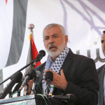 El jefe del buró político de Hamás, Ismail Haniyeh, comunicó a Egipto y a Catar que el grupo islamista palestino ha aceptado su propuesta para un alto el fuego en la Franja de Gaza.