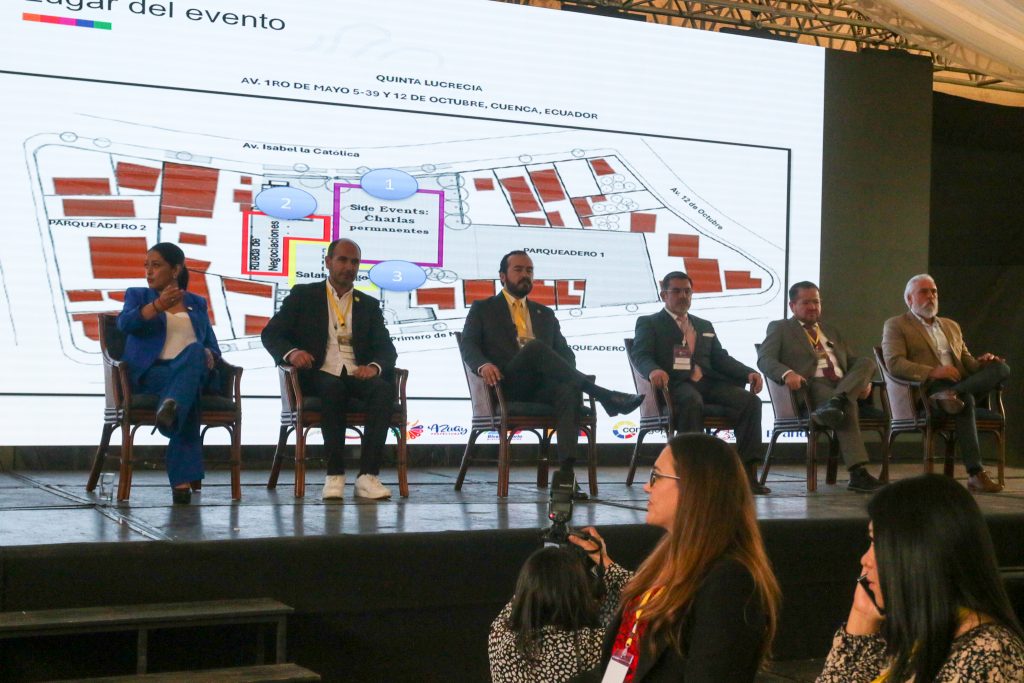 Las autoridades de los gobiernos locales junto con representantes internacionales participan en la Cumbre de Inversiones “Ecuador 2024”. XCA
