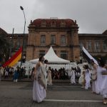 El Colegio Benigno Malo celebró el pregón de sus fiestas con un desfile de colegios centenarios en Cuenca.