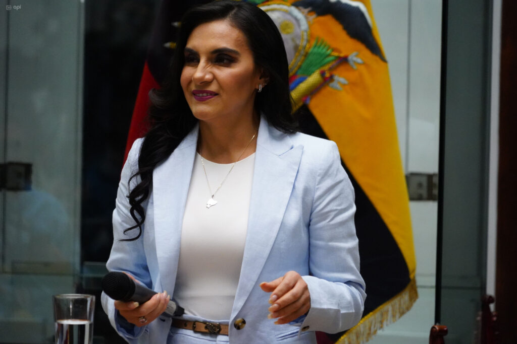 La vicepresidenta Verónica Abad lleva seis meses en Israel por disposición del presidente Daniel Noboa.