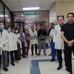 Médicos del hospital del IESS de Cuenca hicieron un plantón este lunes 17 de junio de 2024 para denunciar falta de insumos y medicinas.