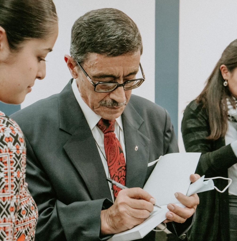 El Dr. Jorge Morales Álvarez, durante la presentación del libro de Derecho Civil denominado “La Persona y La Familia”, en abril de 2023.