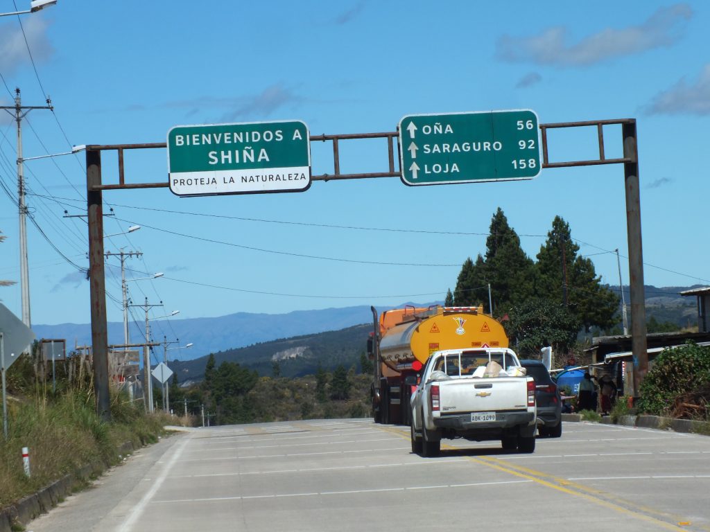 En este lugar delincuentes interceptaron una camioneta y secuestraron a dos personas. IVM
