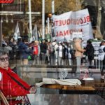 Argentina perdió 122.900 puestos de trabajo registrado en el primer trimestre de 2024, en un contexto de severo ajuste económico.