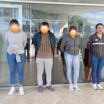 Tres detenidos de los cuatro detenidos por su presunto vínculo en delitos bajo la modalidad sacapintas.