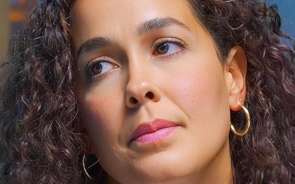 Alondra Santiago ha trabajado en Ecuador en distintos medios de comunicación.