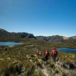 El sendero que conecta las lagunas Pampeadas y el mirador de Playas Encantadas es fascinante para los excursionistas.