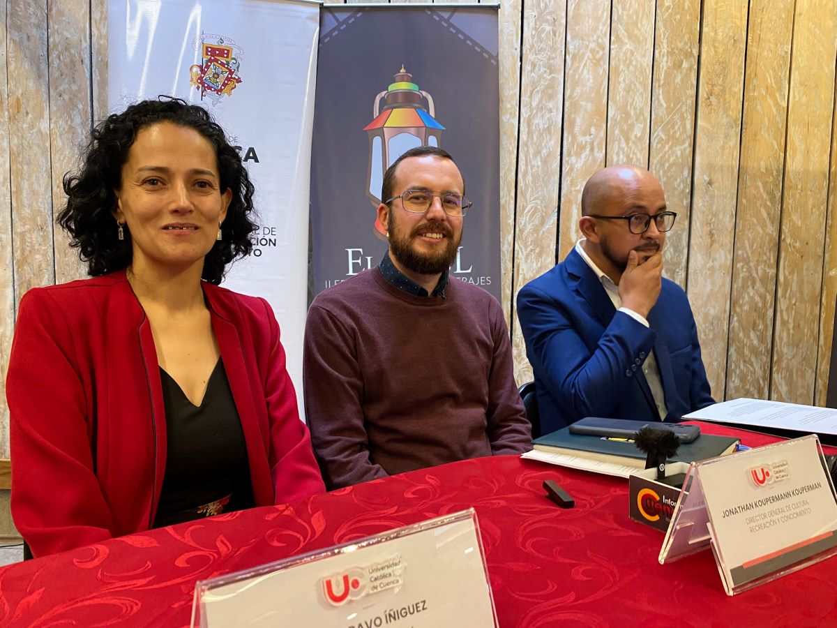 Lilia Bravo, de la Universidad Católica de Cuenca; Jonathan Koupermann, director general de Cultura y José Luis Rodríguez, Coordinador de Cine Pro-U.