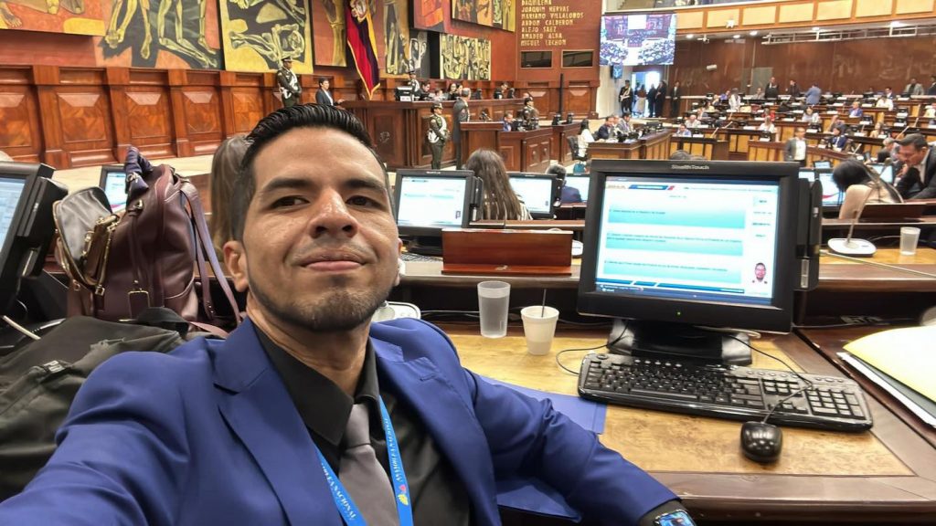 El influencer Christian Nieto se desempeñaba como asambleísta alterno. Murió junto con su esposa tras ser acribillados. Internet