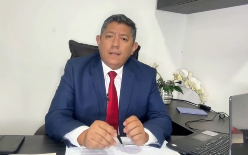 Jorge Ballesteros, es el virtual Defensor Público.