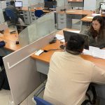 Atención a ciudadanos en las oficinas del Servicio de Rentas Internas (SRI).