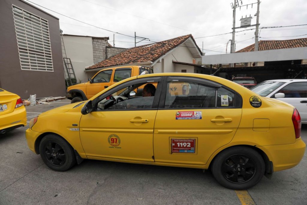 Entre el sector del taxismo hay desconfianza sobre la transparencia y la eficiencia del programa de compensación anunciado por el Gobierno, ante el alza de los combustibles.