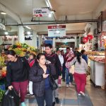 El mercado 10 de Agosto es uno de los más visitados del Centro Histórico. En el lugar laboran cientos de comerciantes. BPR