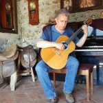 El guitarrista clásico Carlo Magno García falleció este lunes 15 de julio de 2024.