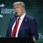 El expresidente estadounidense y candidato presidencial republicano, Donald Trump, aseguró este lunes que está dispuesto a debatir con Kamala Harris. EFE