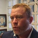 Tim Ballard explicó datos de sus conferencias que cumple en la ciudad de Cuenca.