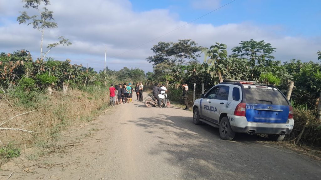 Habitantes de la comunidad Tres Ranchos, Molleturo, hallaron el cadáver sin vida en horas de la madrugada.
