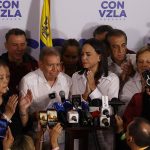 La líder opositora de Venezuela María Corina Machado instó a la Fuerza Armada Nacional Bolivariana (FANB) a "hacer respetar la soberanía popular" expresada en las presidenciales de este domingo, en las que asegura que ganó el candidato del mayor bloque antichavista, Edmundo González Urrutia, y no el mandatario Nicolás Maduro, como anunció el ente electoral.